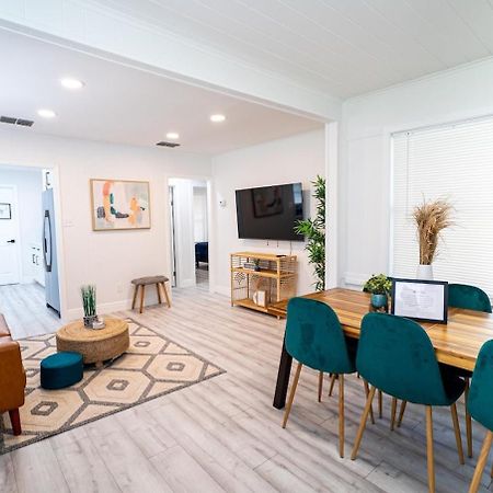 Homey Cozy Newly Renovated Stylish&Chic 7 Guests Tampa Bagian luar foto