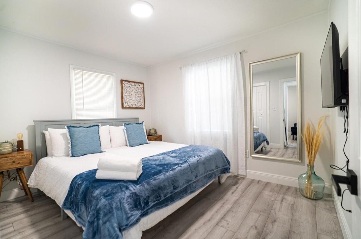 Homey Cozy Newly Renovated Stylish&Chic 7 Guests Tampa Bagian luar foto