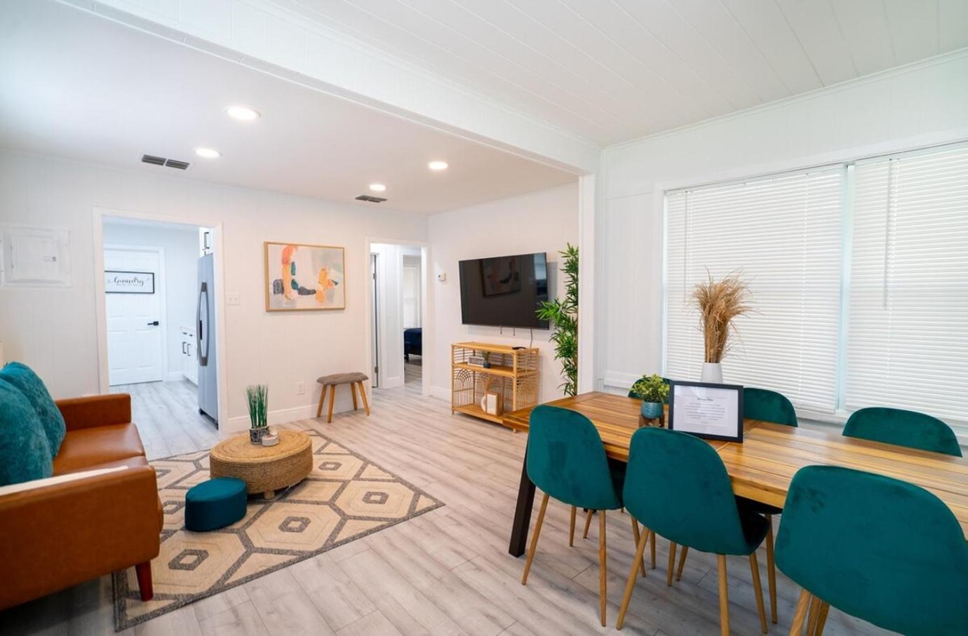 Homey Cozy Newly Renovated Stylish&Chic 7 Guests Tampa Bagian luar foto