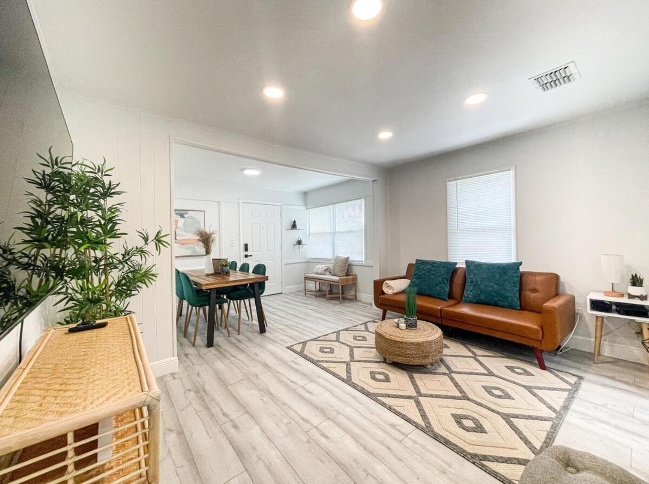 Homey Cozy Newly Renovated Stylish&Chic 7 Guests Tampa Bagian luar foto